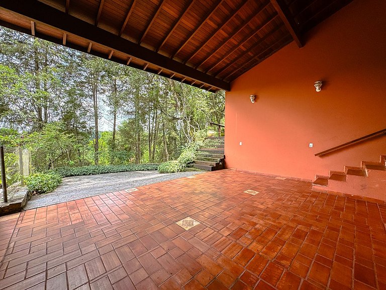 Casa Alto Padrão na Granja Viana - Cond. Fechado