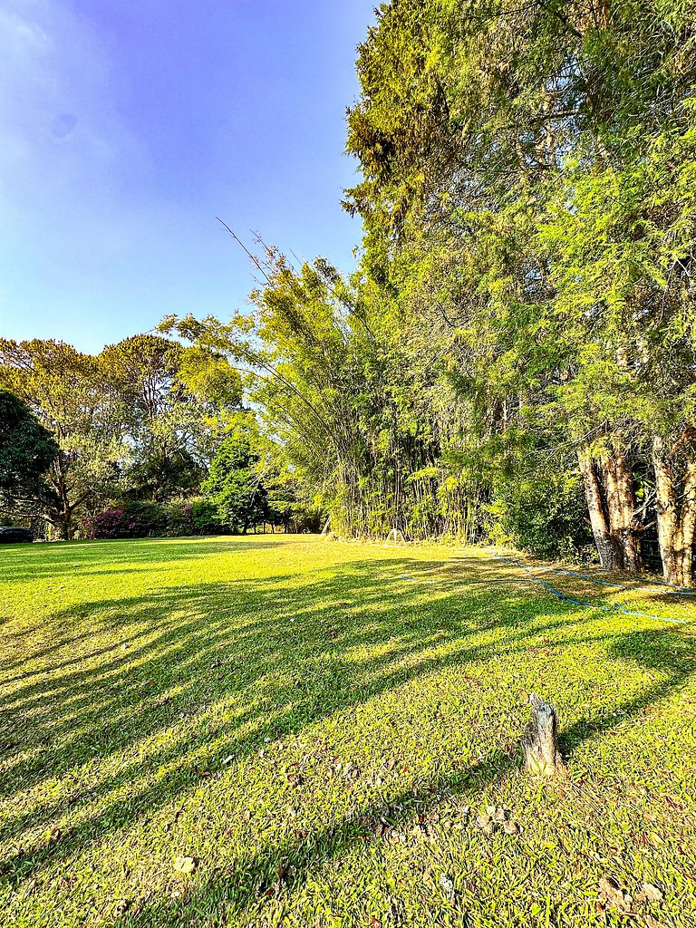 Fazenda com fácil acesso - Piscina e churrasqueira